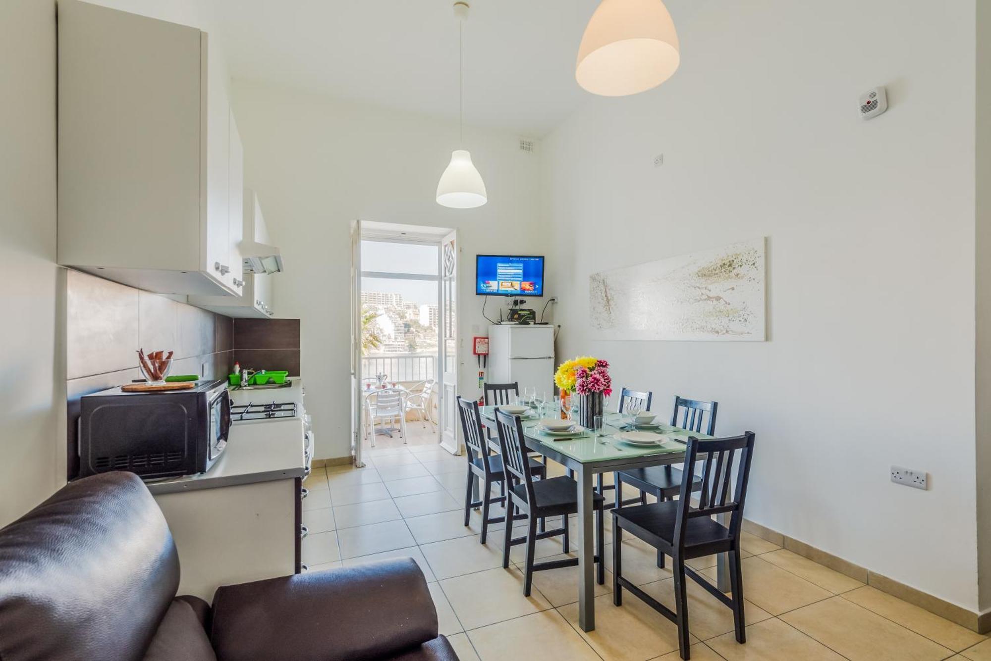 Blue Harbour 2 Bedroom Seafront Apartments With Stunning Seaviews - By Getawaysmalta Σεντ Πόλς Μπέι Εξωτερικό φωτογραφία