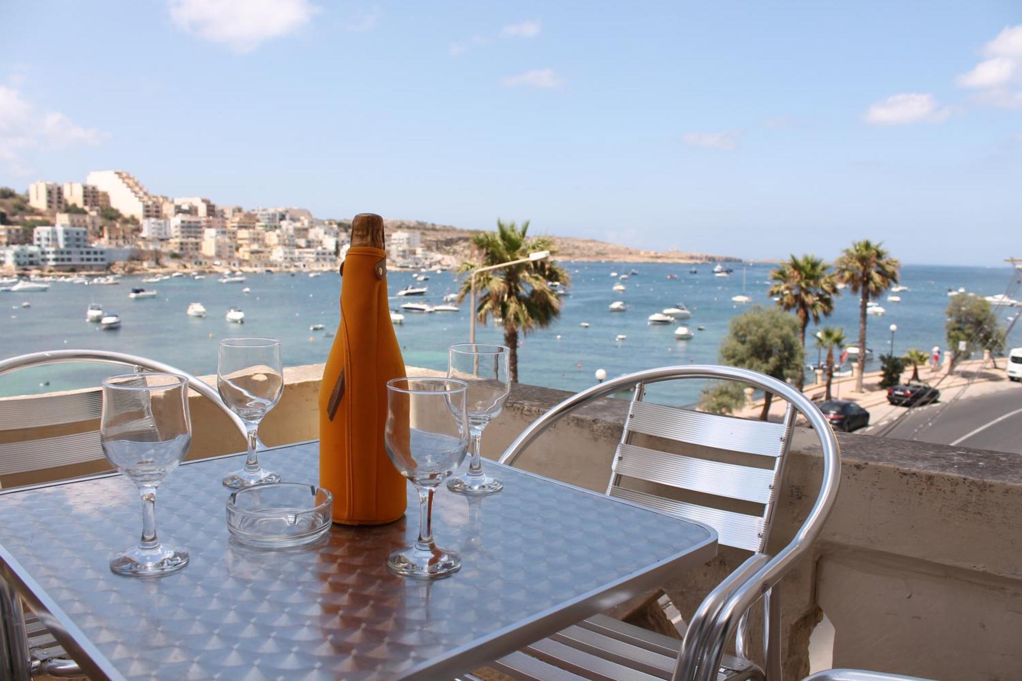 Blue Harbour 2 Bedroom Seafront Apartments With Stunning Seaviews - By Getawaysmalta Σεντ Πόλς Μπέι Εξωτερικό φωτογραφία