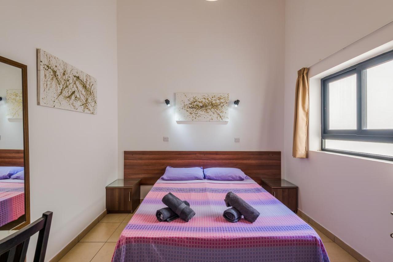 Blue Harbour 2 Bedroom Seafront Apartments With Stunning Seaviews - By Getawaysmalta Σεντ Πόλς Μπέι Εξωτερικό φωτογραφία